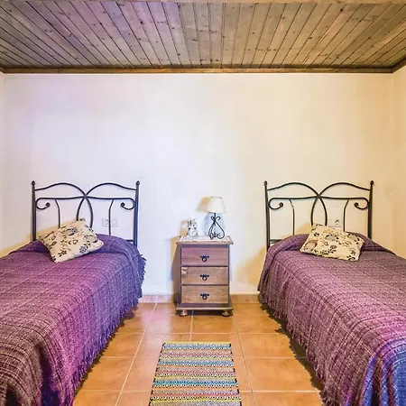 2 Bedroom Amazing In Dom wakacyjny *